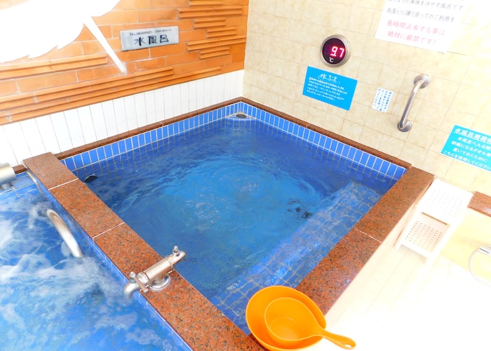 亀遊舘 水風呂