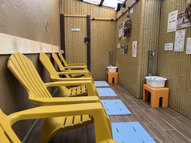 改栄湯 瞑想外気浴スペース 中央部