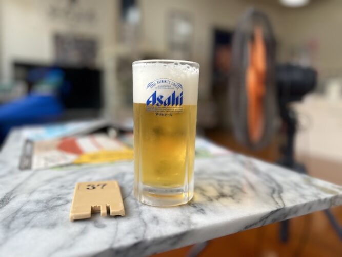 堤柳泉　生ビール　休憩スペース