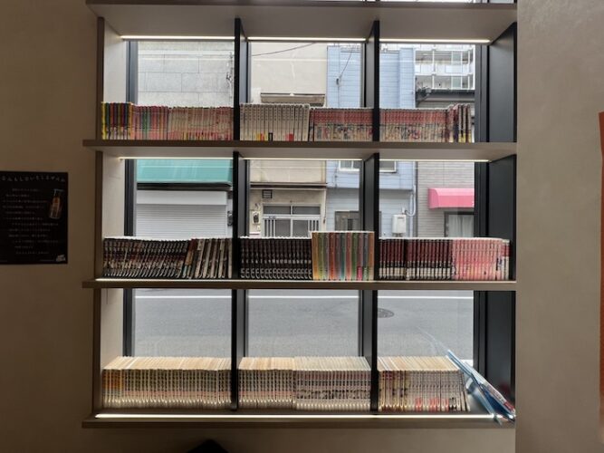 白水湯 待合スペース 漫画一覧