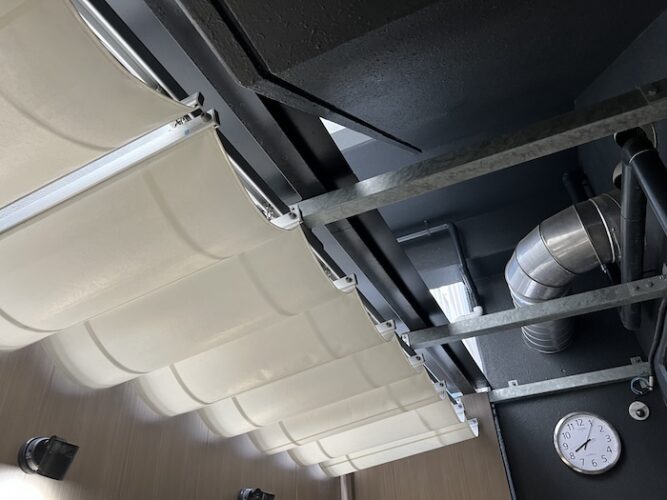 白水湯 外気浴スペース 屋根