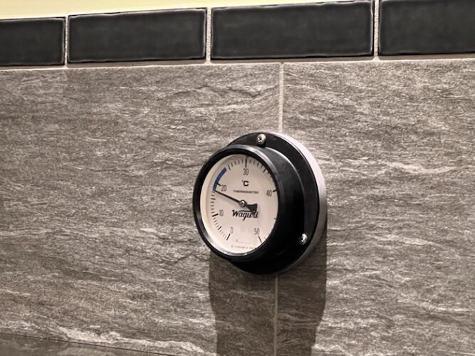 白水湯 水風呂 温度計