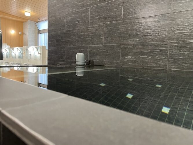 白水湯 水風呂 側面