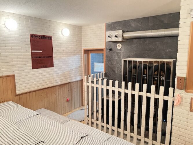 白水湯 サウナ室 おこもり席からの写真