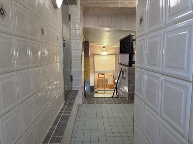 アクアプレイス旭 2F内気浴スペースからの視点