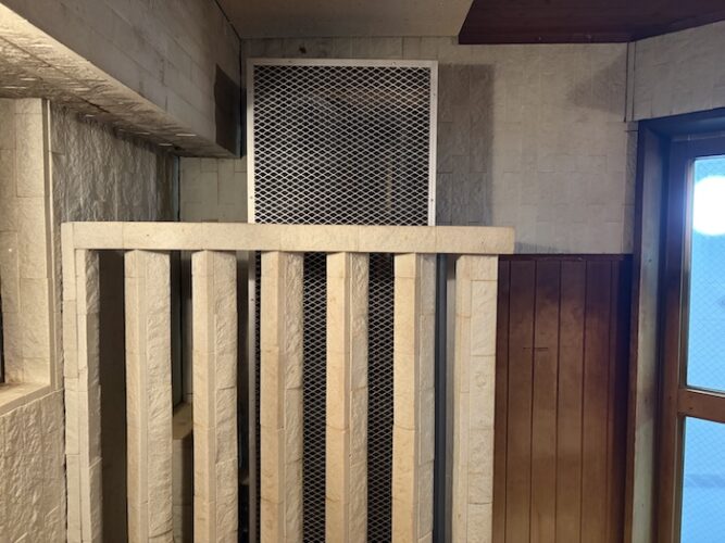 アクアプレイス旭 男湯サウナ室 遠赤外線ストーブ