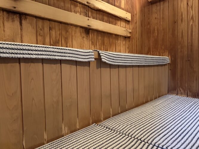 東上野 寿湯　ドライサウナ　座席の高さ