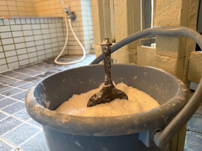 東上野 寿湯　塩サウナ　塩