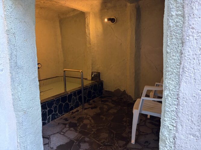 東上野 寿湯　洞窟水風呂　全体