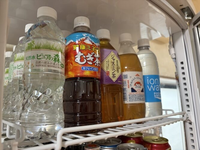 朝日湯　休憩スペース　日常的に買えるドリンク