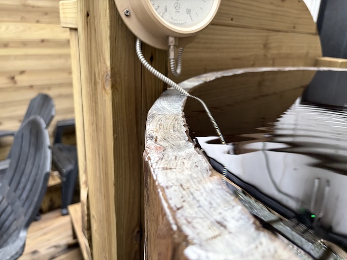 湯どんぶり栄湯 トレーラーサウナ 水風呂淵 木の質感