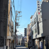 下町で森林浴！こだわりの国産木材に囲まれて薪サウナを味わえる特別空間｜湯どんぶり栄湯_トレーラーサウナ